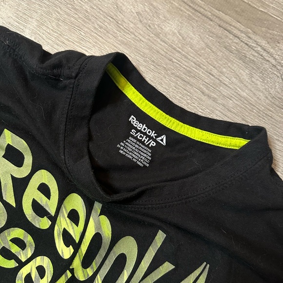 •REEBOK• TEE - Picture 3 of 3
